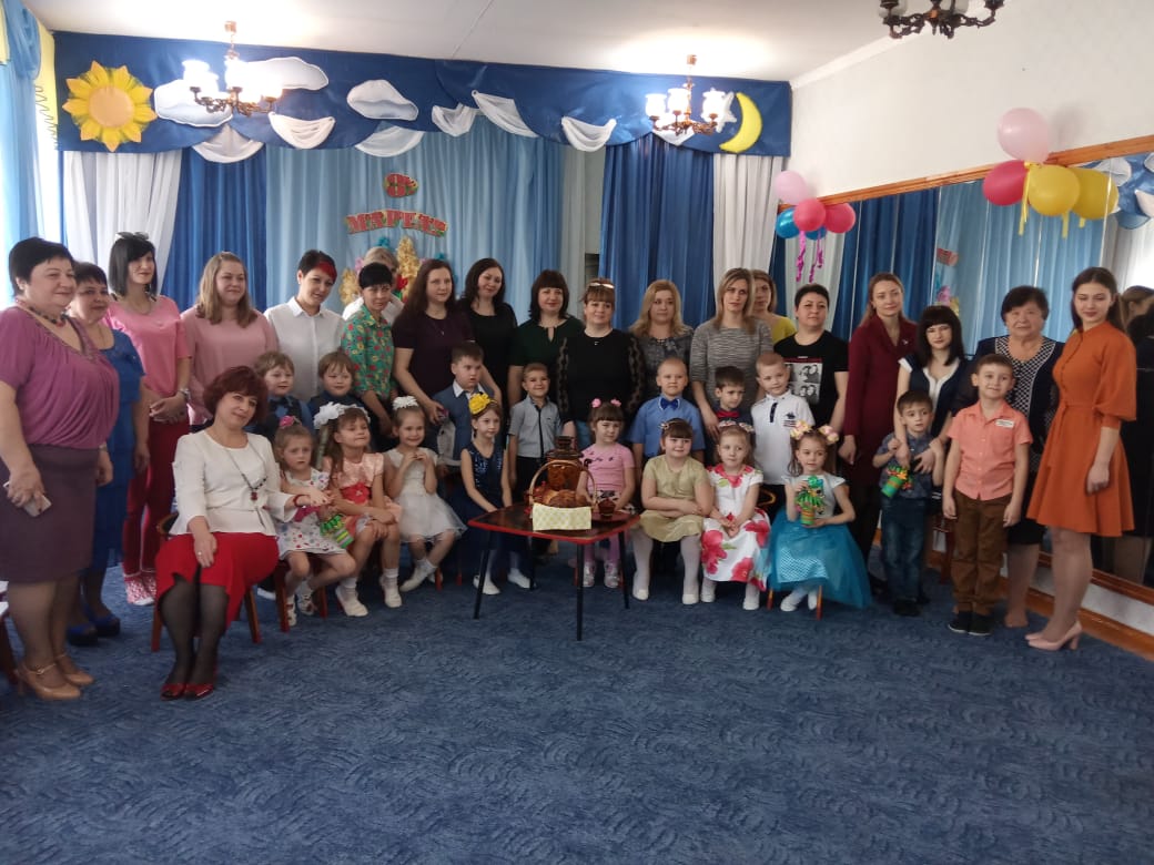 Праздник «Весна стучится в окна»  